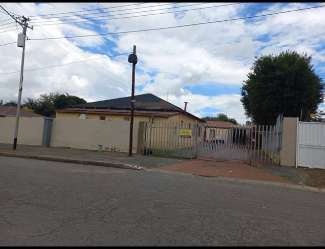5 BEDROOM HOUSE FOR SALE IN PRIMROSE